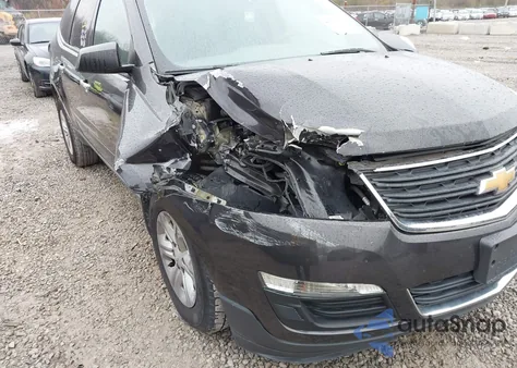 2017 Chevrolet Traverse Ls z USA, uszkodzony, nr VIN 1GNKRFED3HJ155930